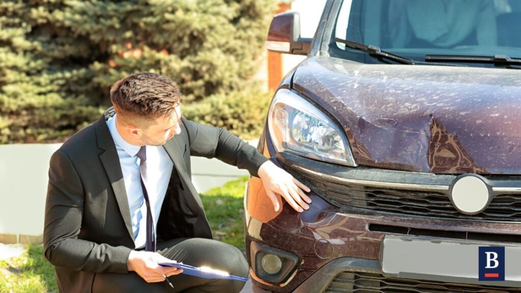 Insurance Adjusters: Reviewing and Understanding the Settlement Offer